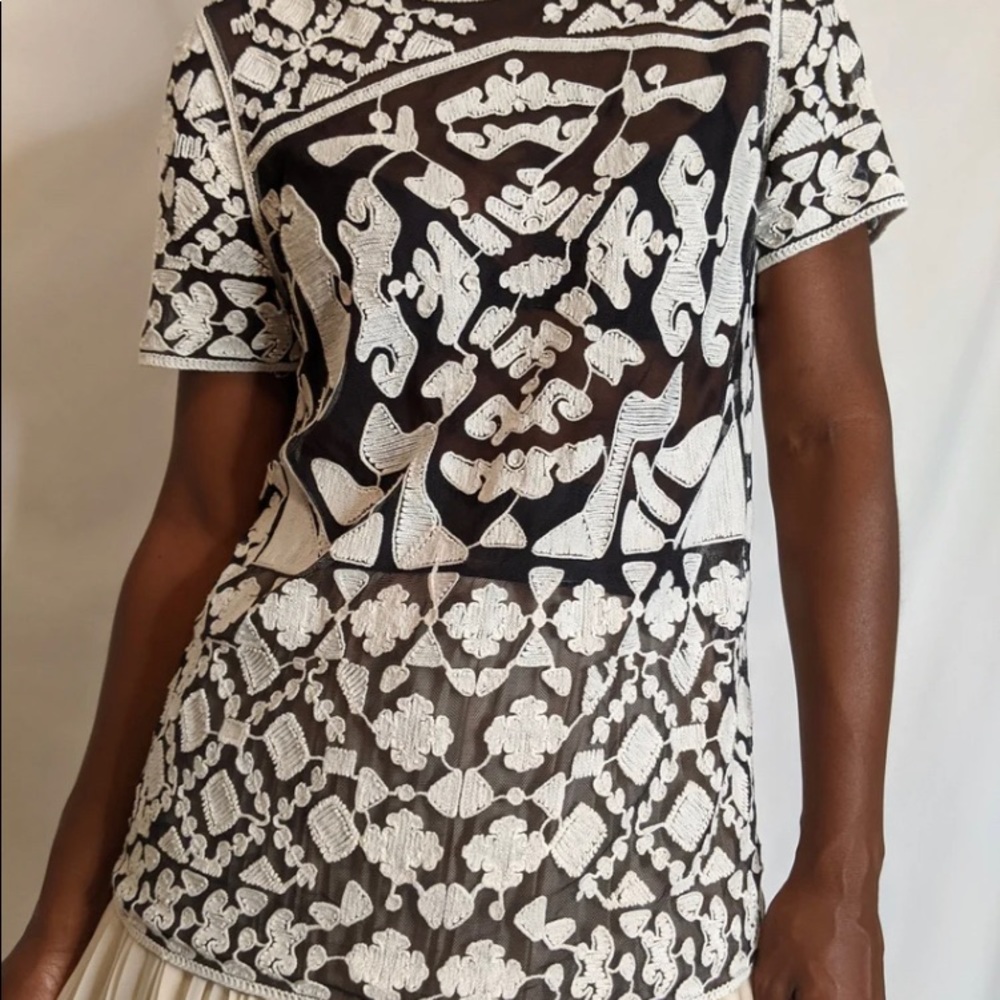 Everleigh Embroidered Mesh Top Size S Black Ivory cream Short Sleeve Boho